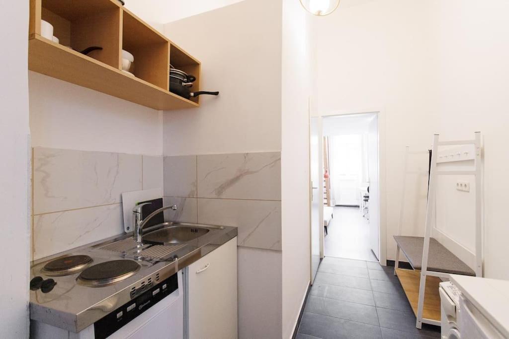 Urban Capsule Apartment - Near Mariahilfer Strasse เวียนนา ภายนอก รูปภาพ