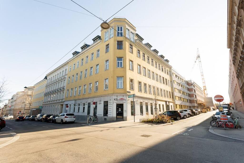 Urban Capsule Apartment - Near Mariahilfer Strasse เวียนนา ภายนอก รูปภาพ